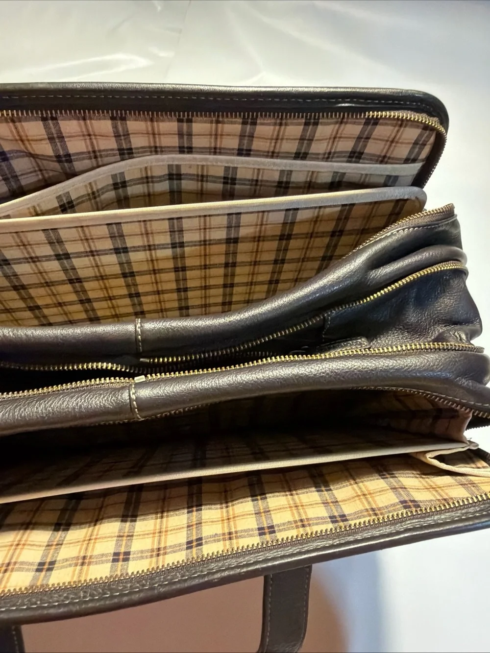 LEVENGER Bomber Leather Expandable Brief Case Messenger Travel Carry On Bag